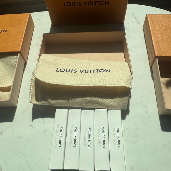 Louis Vuitton perfume sample pack with pouch and box - Picture 2 of 9